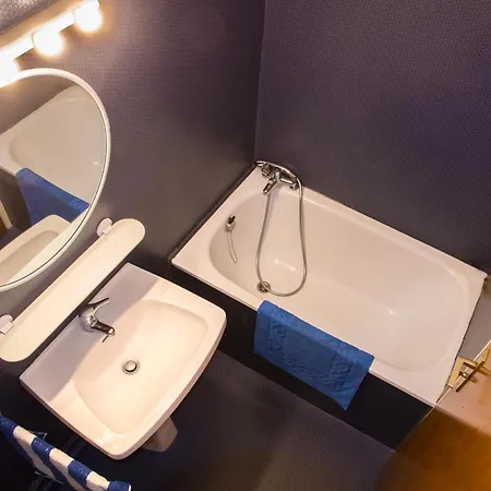 Agreable T2, 700M Thermes, Menage Inclus Bagnères-de-Luchon