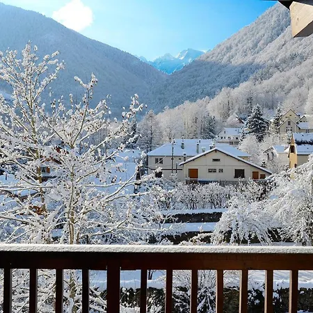 Apartment Agreable T2, Vue Montagnes, 600m Centre Luchon *